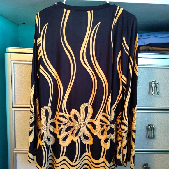 Black and Gold Graphic Blouse with Long Sleeves - Picture 2 of 3